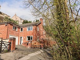 Nant House