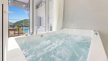 Yeosu Nukim Poolvilla