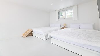 Yeosu Nukim Poolvilla