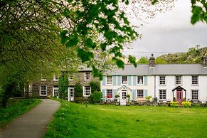 Ty Afon, River House