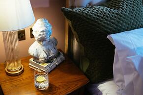 Ty Afon, River House