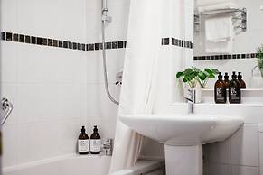 Ty Afon, River House