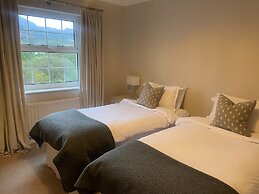 Ty Afon, River House