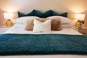 Ty Afon, River House