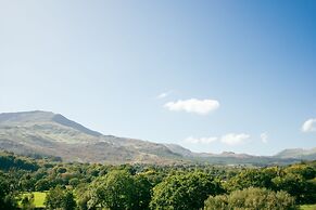 Ty Afon, River House