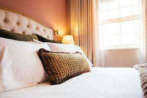 Ty Afon, River House