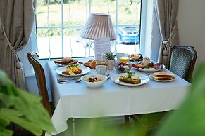 Ty Afon, River House