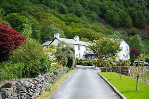 Ty Afon, River House