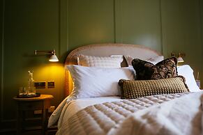 Ty Afon, River House