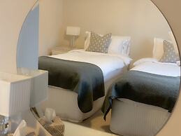 Ty Afon, River House