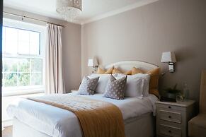 Ty Afon, River House