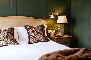 Ty Afon, River House