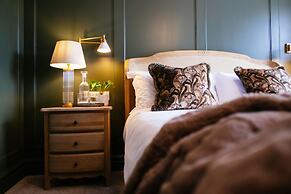 Ty Afon, River House