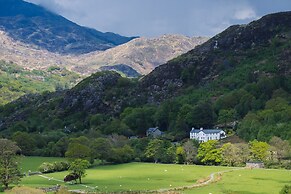 Ty Afon, River House