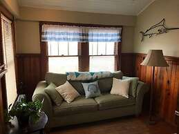 Old Time Beach Front Cottage - The Beach Is Your Backyard! 3 Bedroom C