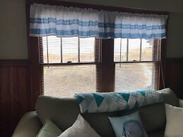 Old Time Beach Front Cottage - The Beach Is Your Backyard! 3 Bedroom C
