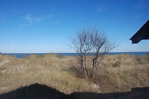 Old Time Beach Front Cottage - The Beach Is Your Backyard! 3 Bedroom C