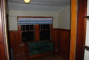 Old Time Beach Front Cottage - The Beach Is Your Backyard! 3 Bedroom C