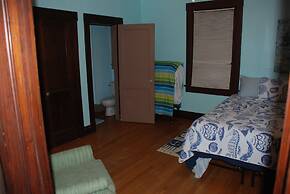 Old Time Beach Front Cottage - The Beach Is Your Backyard! 3 Bedroom C