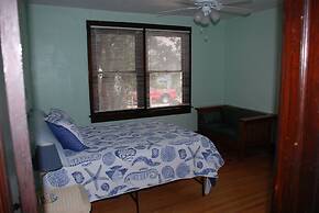 Old Time Beach Front Cottage - The Beach Is Your Backyard! 3 Bedroom C