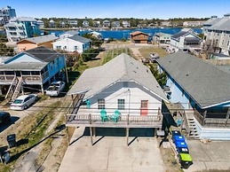 Beach Cabin - Perfect For Your Family Getaway! Pet Friendly! 2 Bedroom