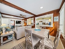 Beach Cabin - Perfect For Your Family Getaway! Pet Friendly! 2 Bedroom