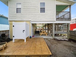 Beach Cabin - Perfect For Your Family Getaway! Pet Friendly! 2 Bedroom