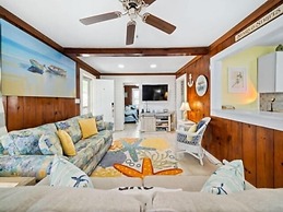 Beach Cabin - Perfect For Your Family Getaway! Pet Friendly! 2 Bedroom