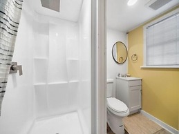 Beach Cabin - Perfect For Your Family Getaway! Pet Friendly! 2 Bedroom