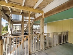 Beach Cabin - Perfect For Your Family Getaway! Pet Friendly! 2 Bedroom