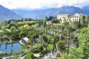 Lovely apt With Garden in South Tyrol