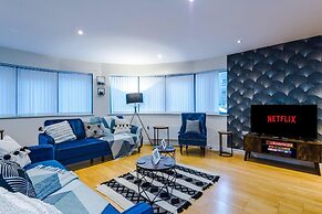 Impeccable 2-bed Apartment in Liverpool