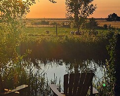 Swan Lodge With Hot Tub, Sauna and Treatments