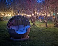 Swan Lodge With Hot Tub, Sauna and Treatments