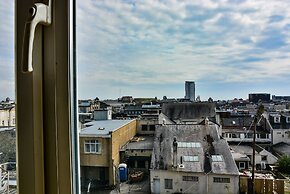 Captivating 3-bed House in Swansea Town Center