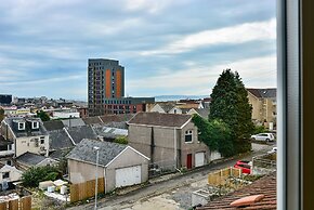 Captivating 3-bed House in Swansea Town Center