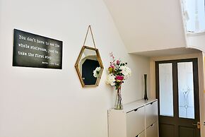 Captivating 3-bed House in Swansea Town Center