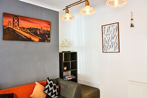 Captivating 3-bed House in Swansea Town Center