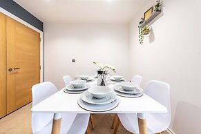 Grade 2 Listed Converted Church, Within 750yrds to Southsea Beach