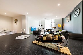 Grade 2 Listed Converted Church, Within 750yrds to Southsea Beach