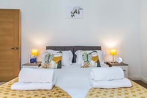 Grade 2 Listed Converted Church, Within 750yrds to Southsea Beach