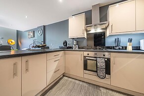 Grade 2 Listed Converted Church, Within 750yrds to Southsea Beach