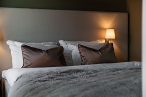 Live and Stay - Ekmanska