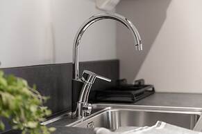 Live and Stay - Ekmanska