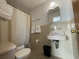 Bel Air Motel
