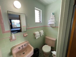 Bel Air Motel