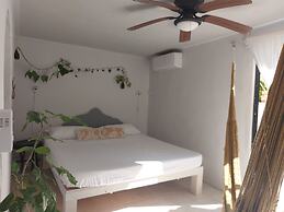 LULÚ La Bruja Yoga Lodge