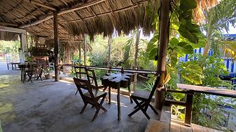 LULÚ La Bruja Yoga Lodge
