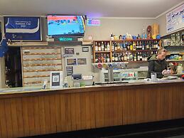 White Horse Inn Restaurant & Motel