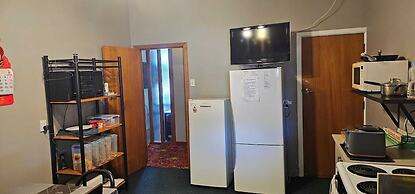 White Horse Inn Restaurant & Motel